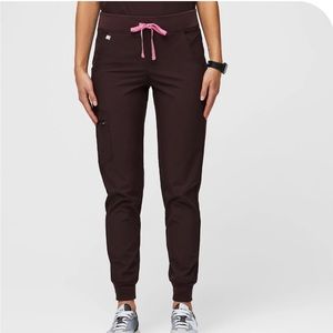 Figs Zamora Jogger Scrub Pants in FreeX material